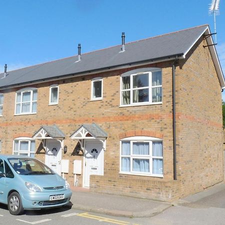 Friars Walk Houses With 2 Bedrooms, 2 Bathrooms, Fast Wi-Fi And Private Parking Sittingbourne Exterior foto