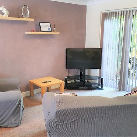 Friars Walk Houses With 2 Bedrooms, 2 Bathrooms, Fast Wi-Fi And Private Parking Sittingbourne Exterior foto