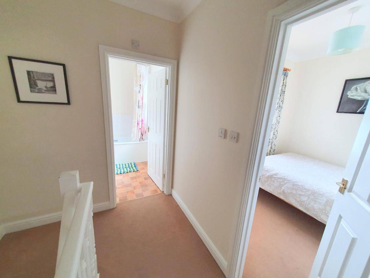 Friars Walk Houses With 2 Bedrooms, 2 Bathrooms, Fast Wi-Fi And Private Parking Sittingbourne Exterior foto