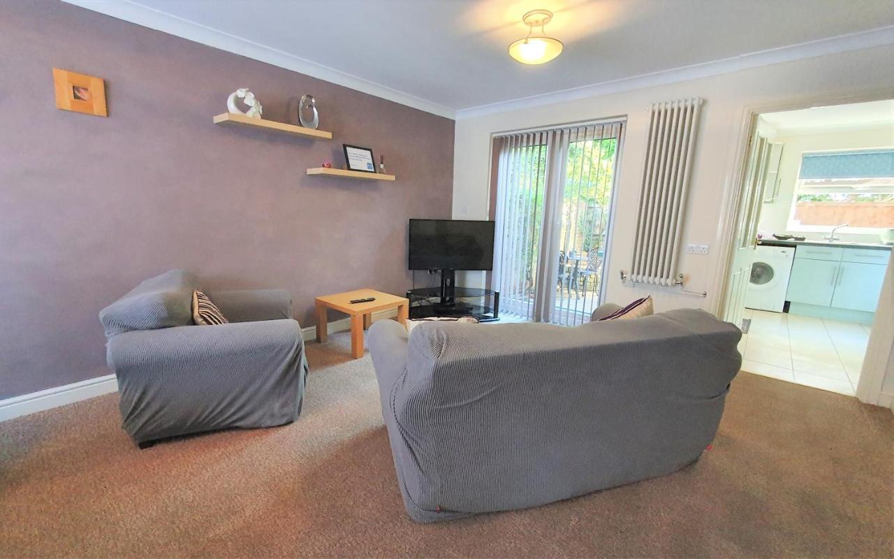Friars Walk Houses With 2 Bedrooms, 2 Bathrooms, Fast Wi-Fi And Private Parking Sittingbourne Exterior foto