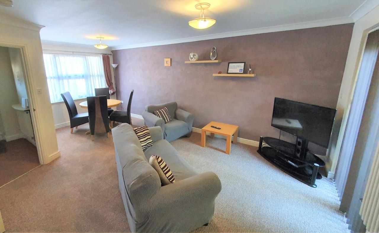 Friars Walk Houses With 2 Bedrooms, 2 Bathrooms, Fast Wi-Fi And Private Parking Sittingbourne Exterior foto